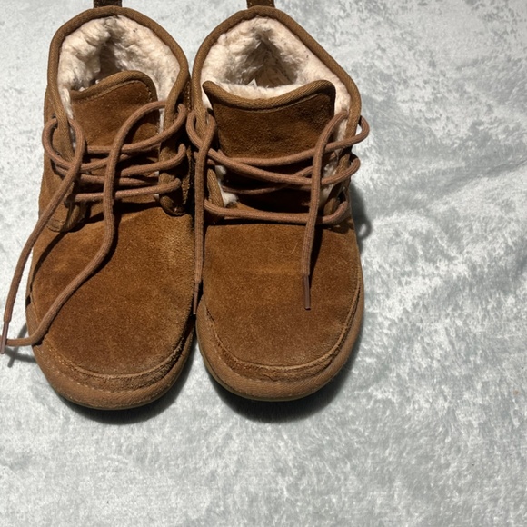 UGGs Neumel Chukka Boots - Picture 8 of 8